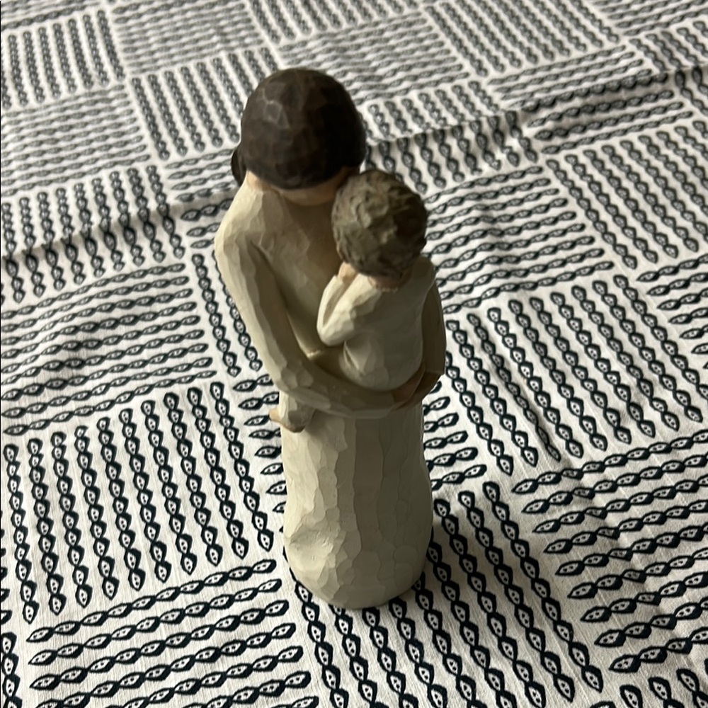 Willow Tree Cream Figurine by Lordi
